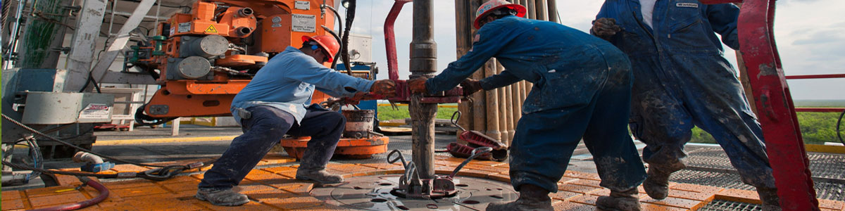 Working  men oil sector